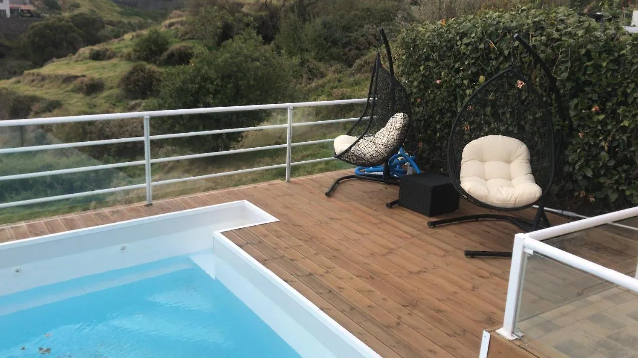 The Flaghouse Bed & Breakfast Estreito Da Calheta